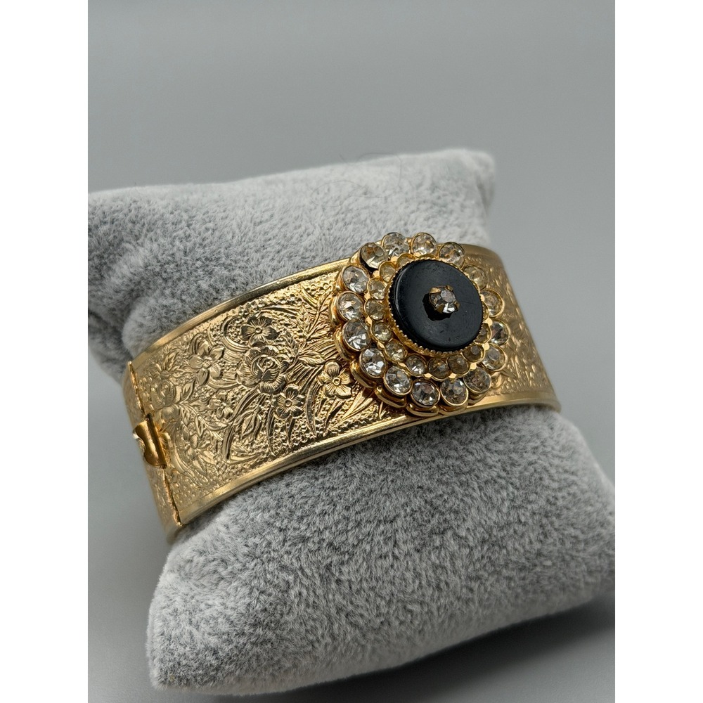 Vntg Victorian Gold Tone Cuff Bracelet Glass Rhinestone Floral Engraved #1051